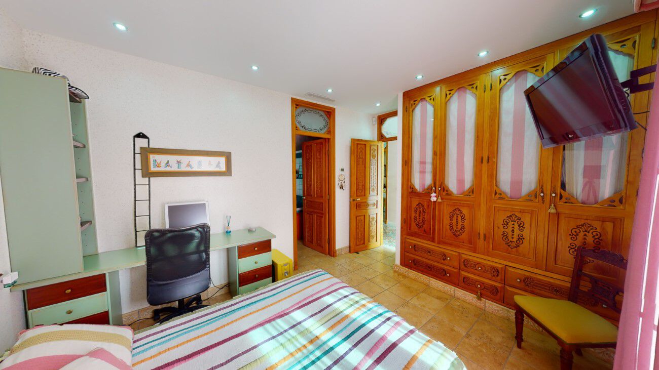 Villa for Sale in Almoradi, Alicante