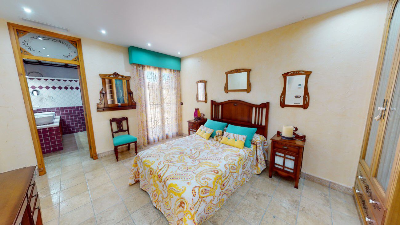 Villa for Sale in Almoradi, Alicante
