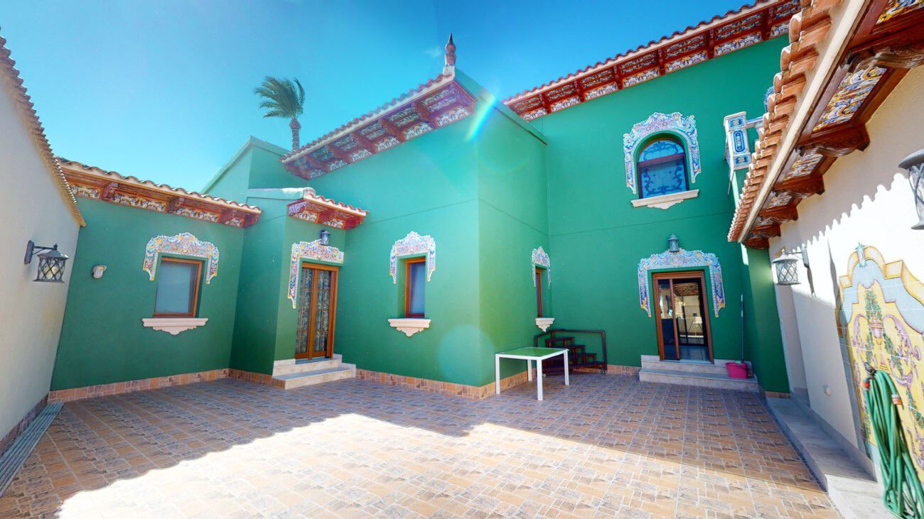 Villa for Sale in Almoradi, Alicante