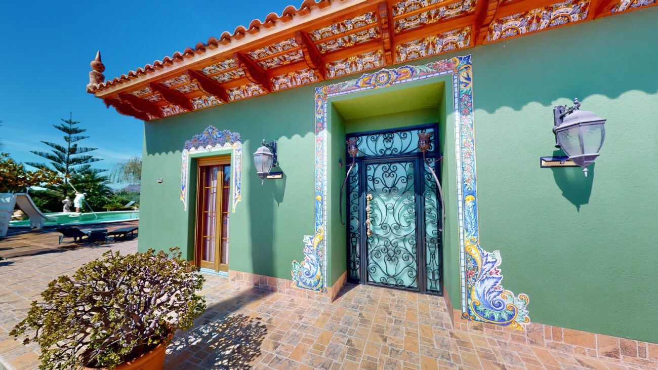 Villa for Sale in Almoradi, Alicante