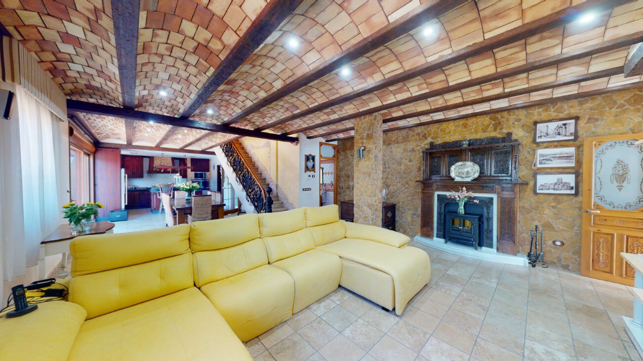 Villa for Sale in Almoradi, Alicante