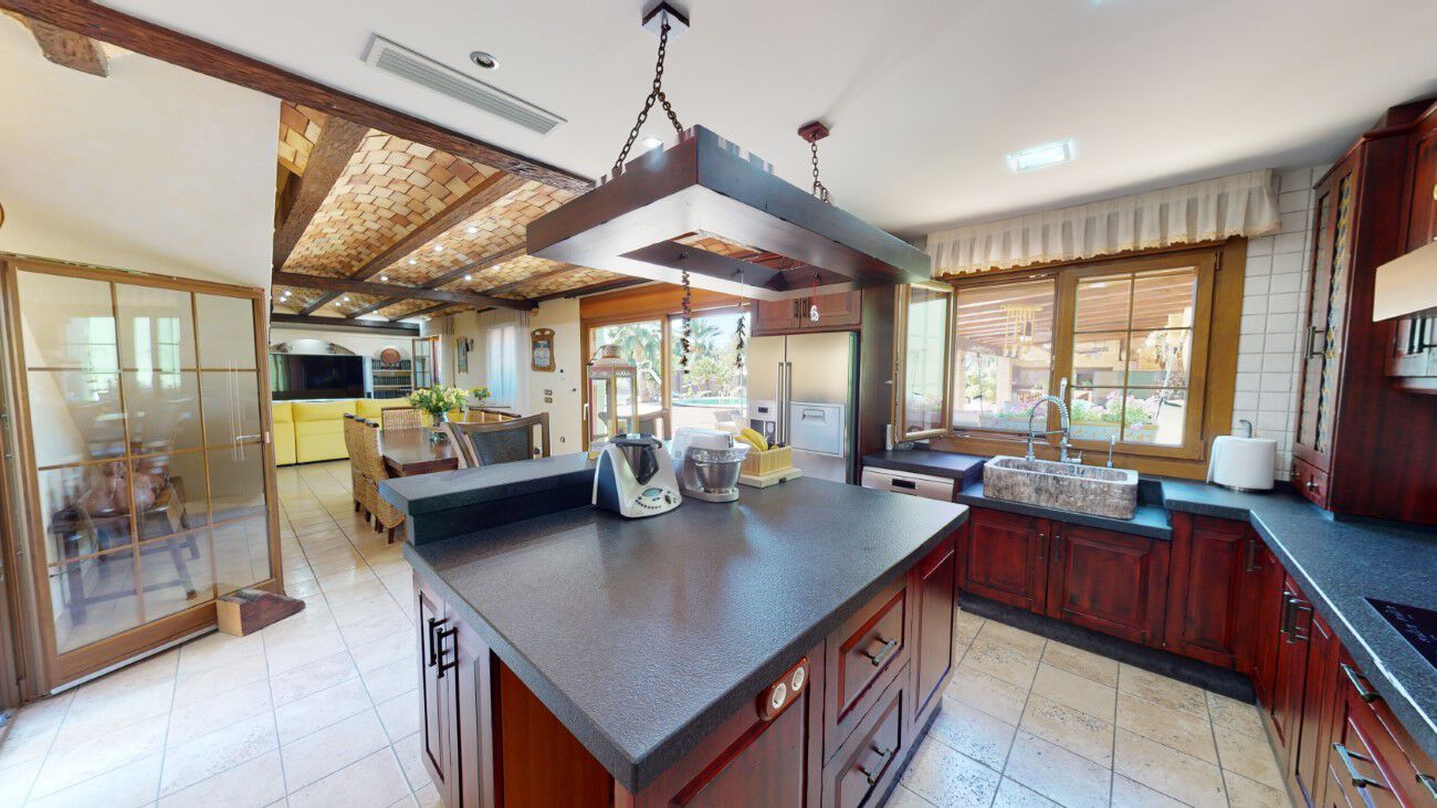 Villa for Sale in Almoradi, Alicante
