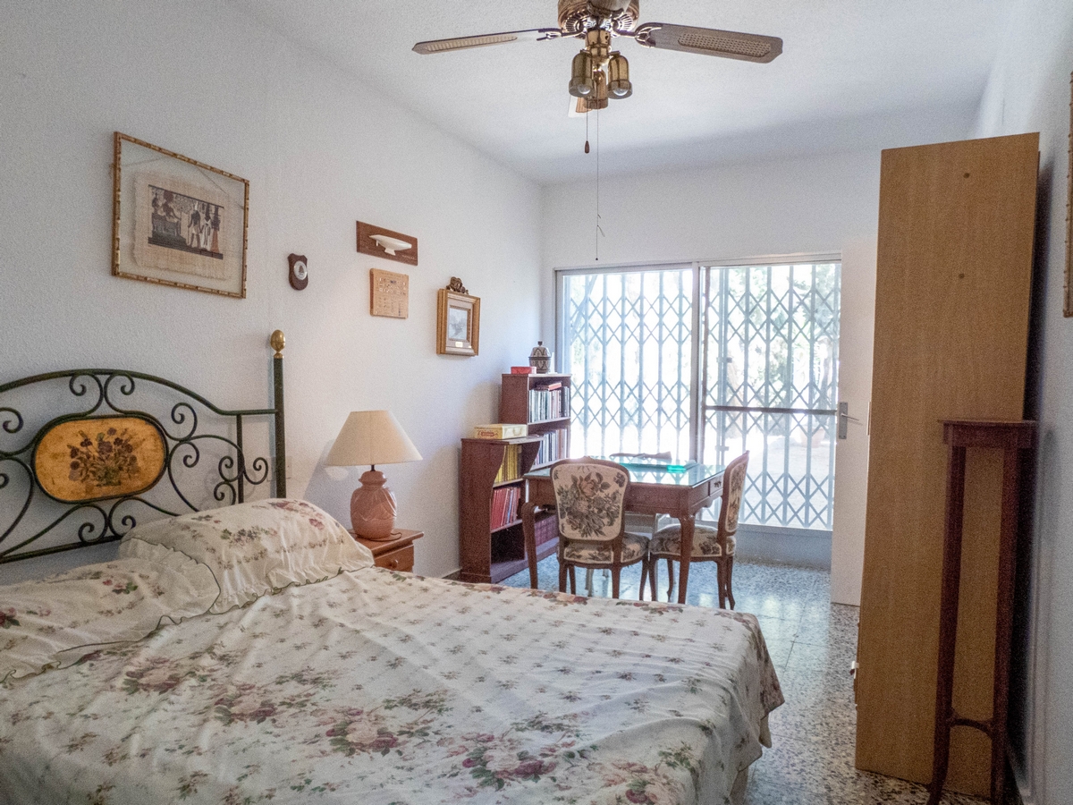 Villa for Sale in Dehesa de Campoamor, Alicante