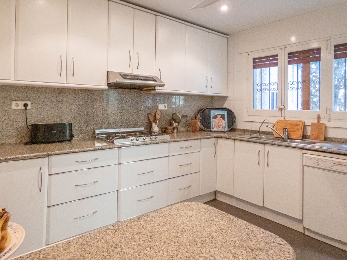 Villa for Sale in Dehesa de Campoamor, Alicante