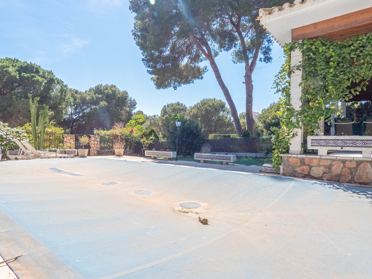 Villa for Sale in Dehesa de Campoamor, Alicante