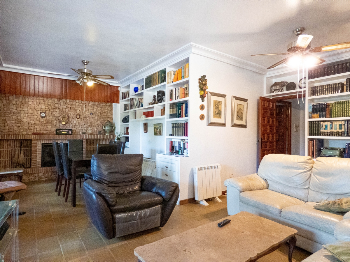 Villa for Sale in Dehesa de Campoamor, Alicante