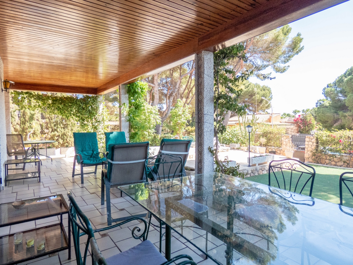 Villa for Sale in Dehesa de Campoamor, Alicante