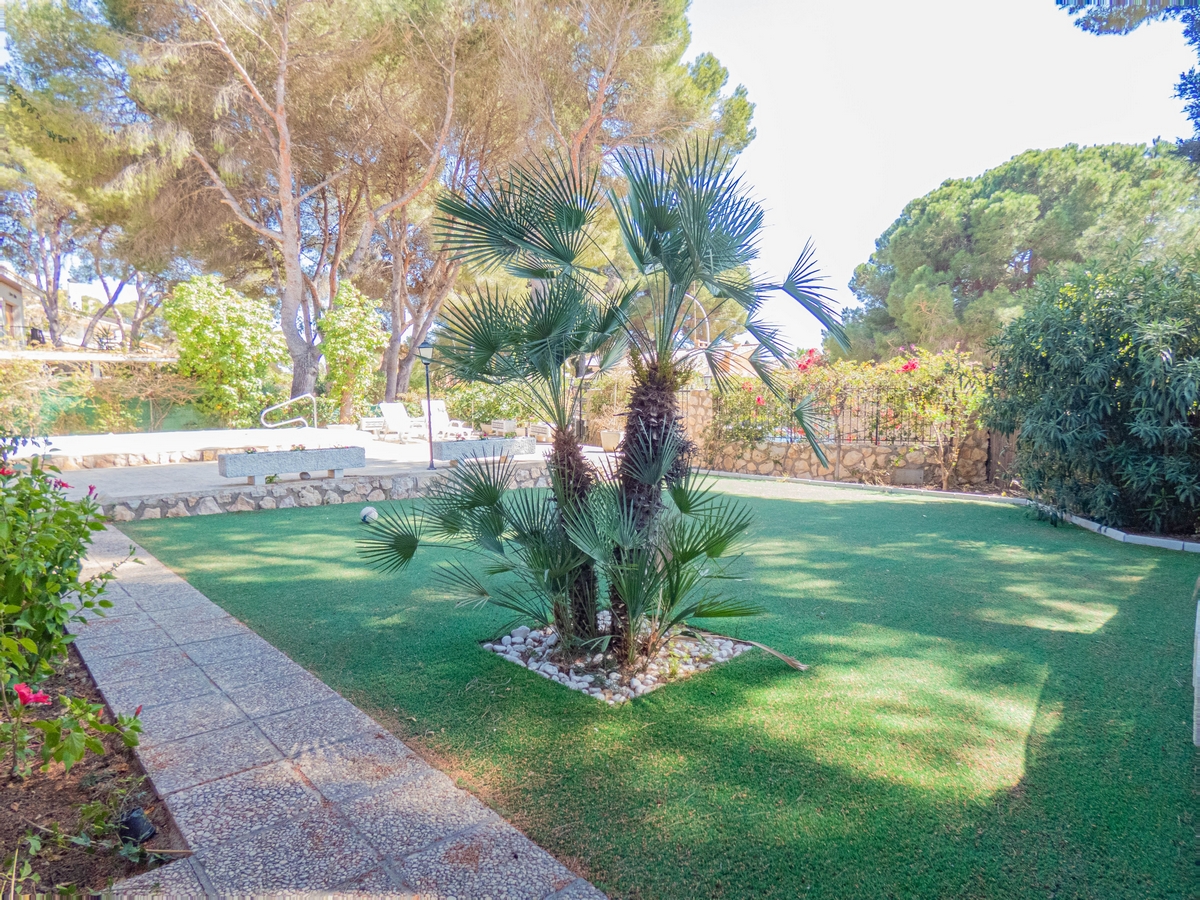 Villa for Sale in Dehesa de Campoamor, Alicante