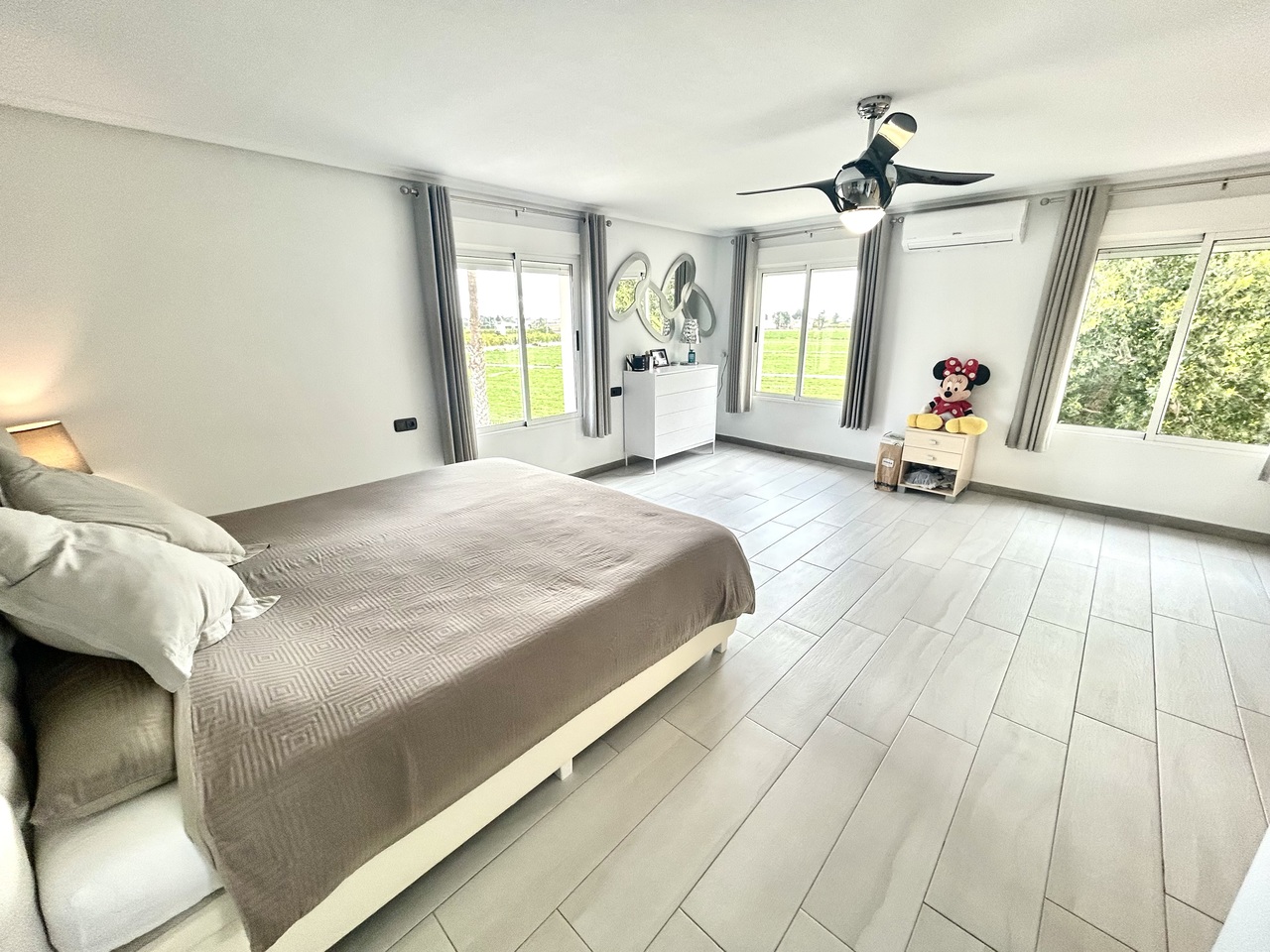 Villa for Sale in Catral, Alicante