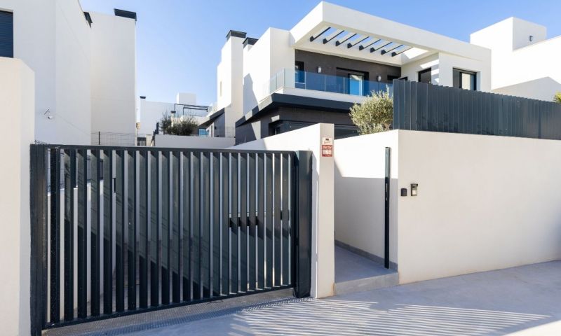 Villa for Sale in Algorfa, Alicante