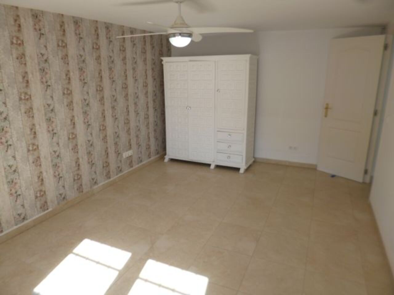 Villa for Sale in Villamartin, Alicante