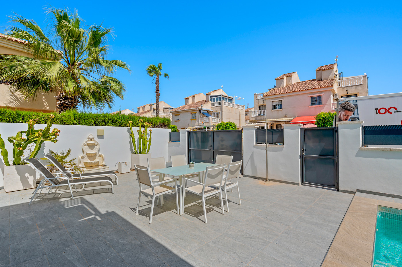 Villa for Sale in Torrevieja, Alicante