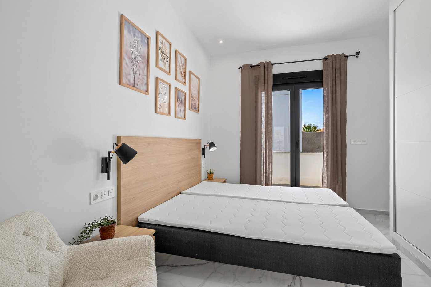 Villa for Sale in Torrevieja, Alicante
