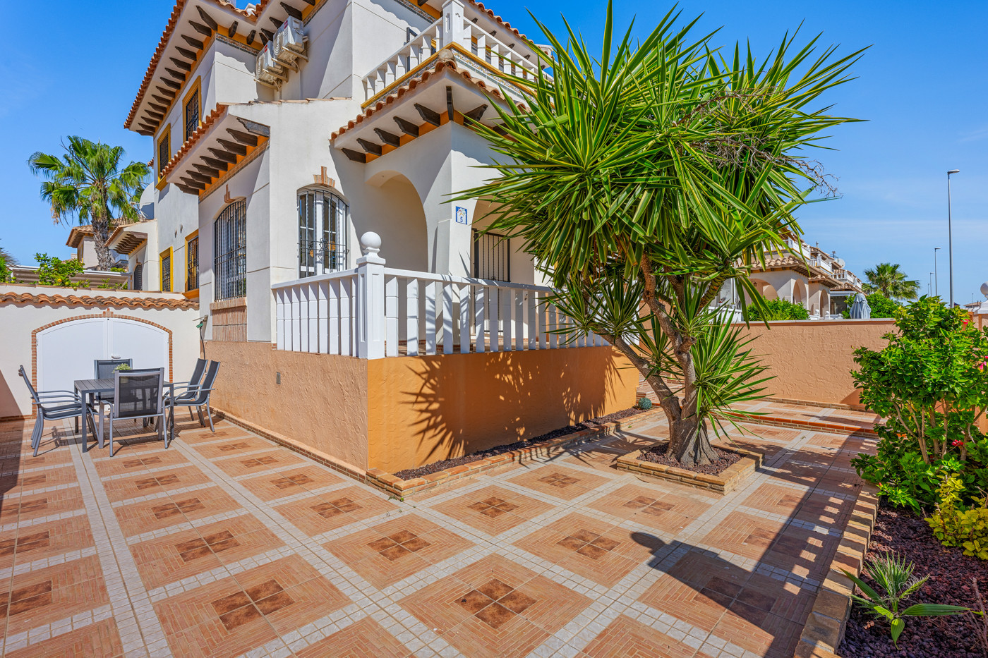 Quad House for Sale in Cabo Roig, Alicante