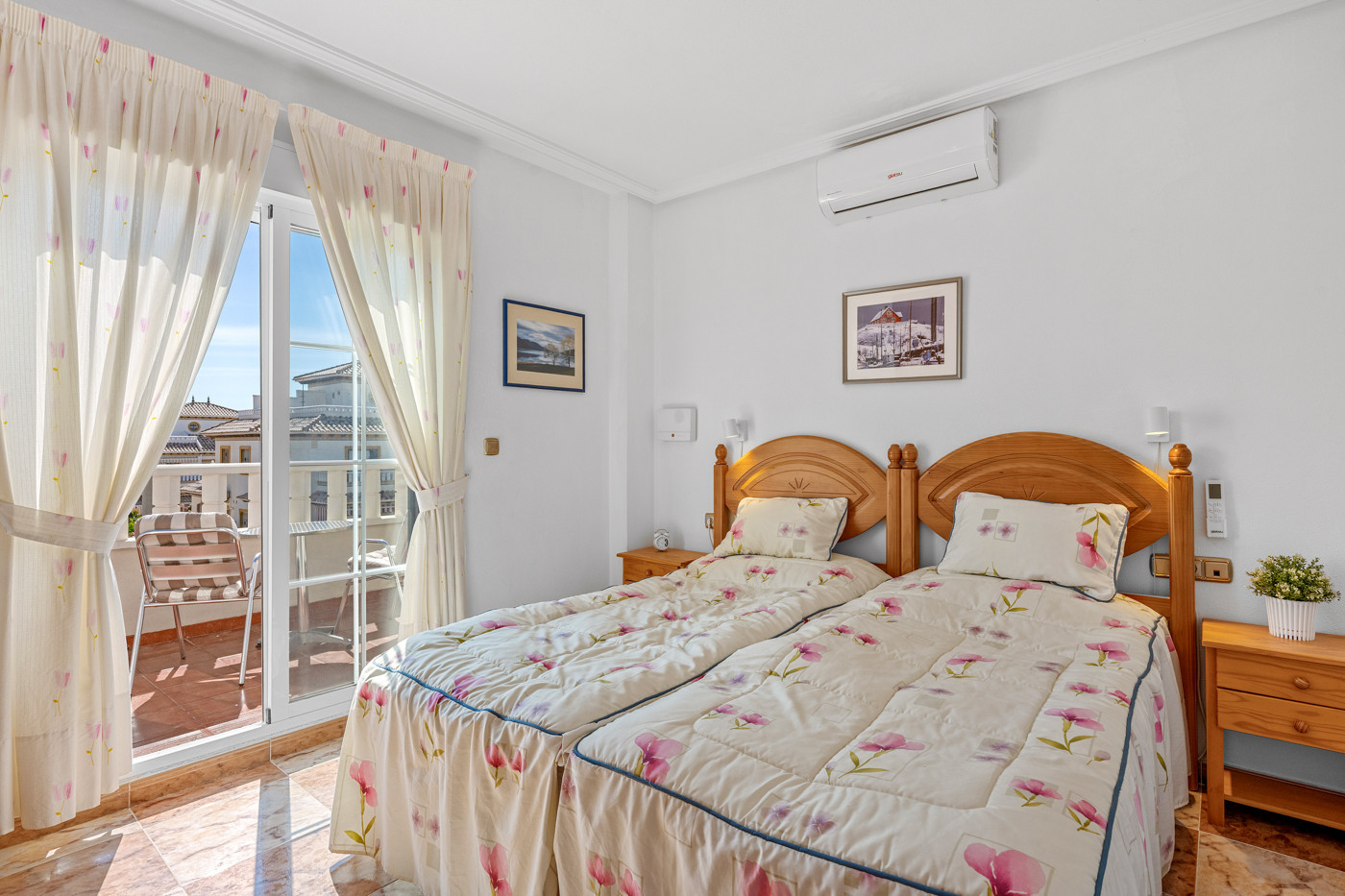 Quad House for Sale in Cabo Roig, Alicante