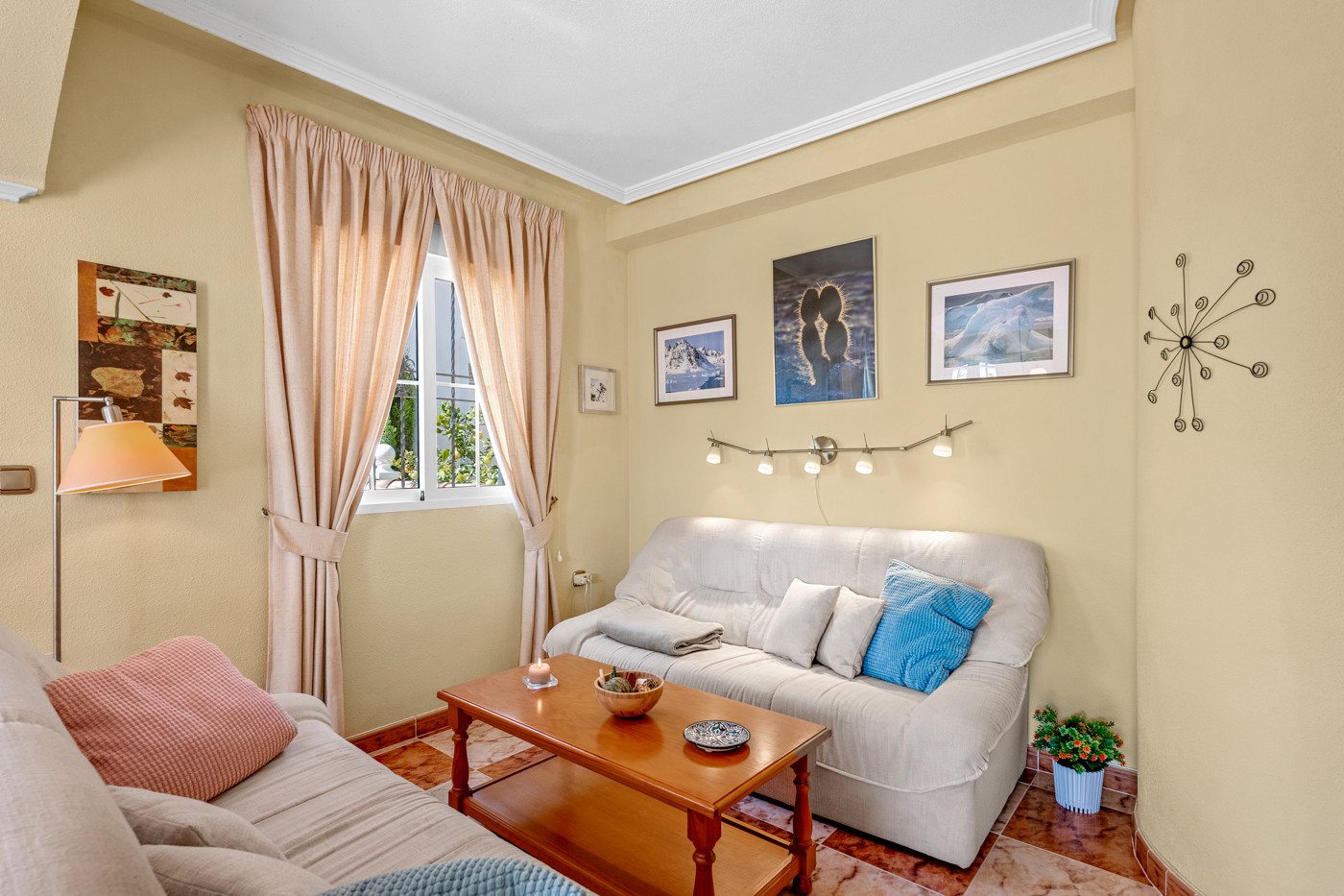 Quad House for Sale in Cabo Roig, Alicante