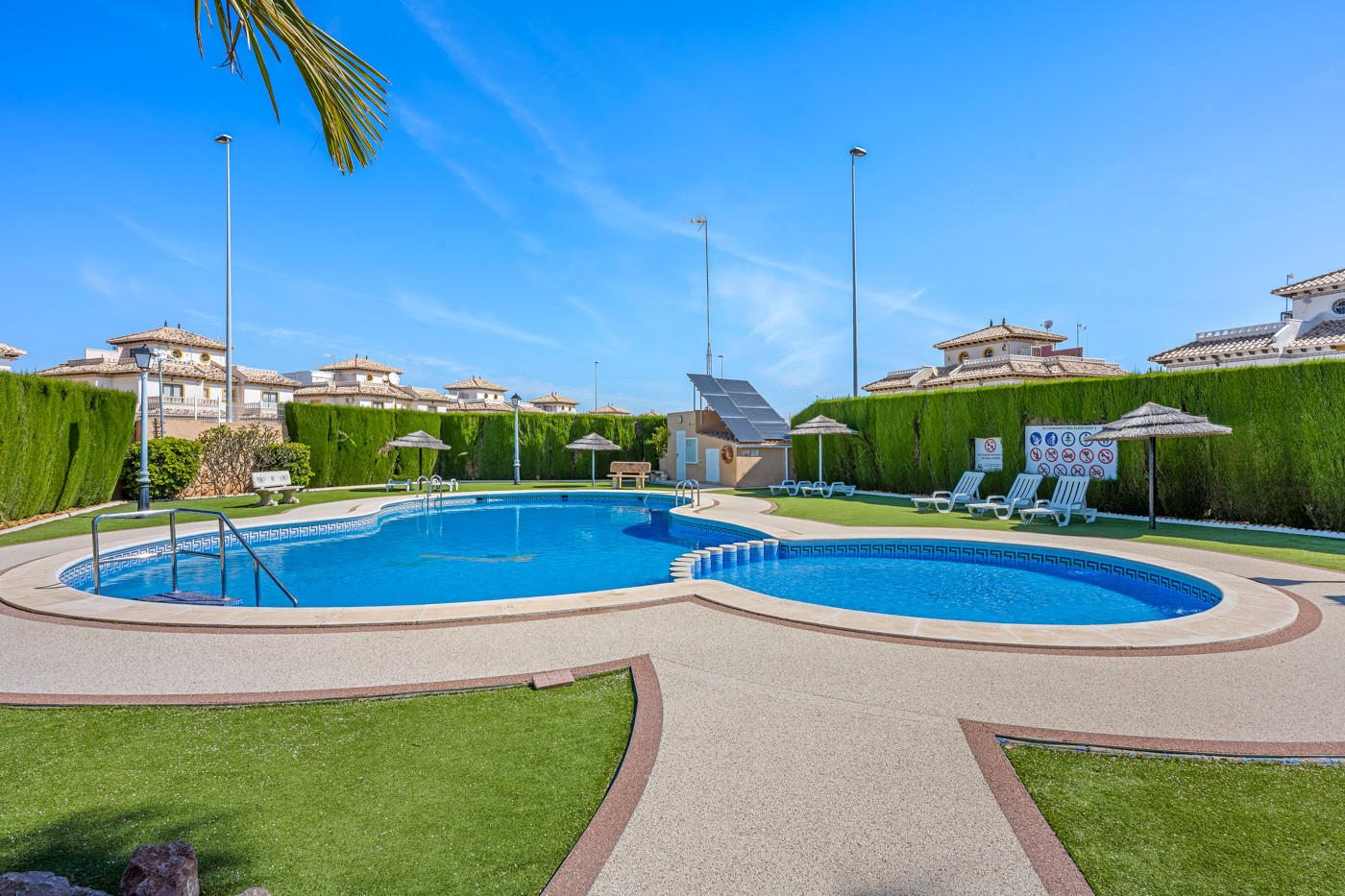 Quad House for Sale in Cabo Roig, Alicante