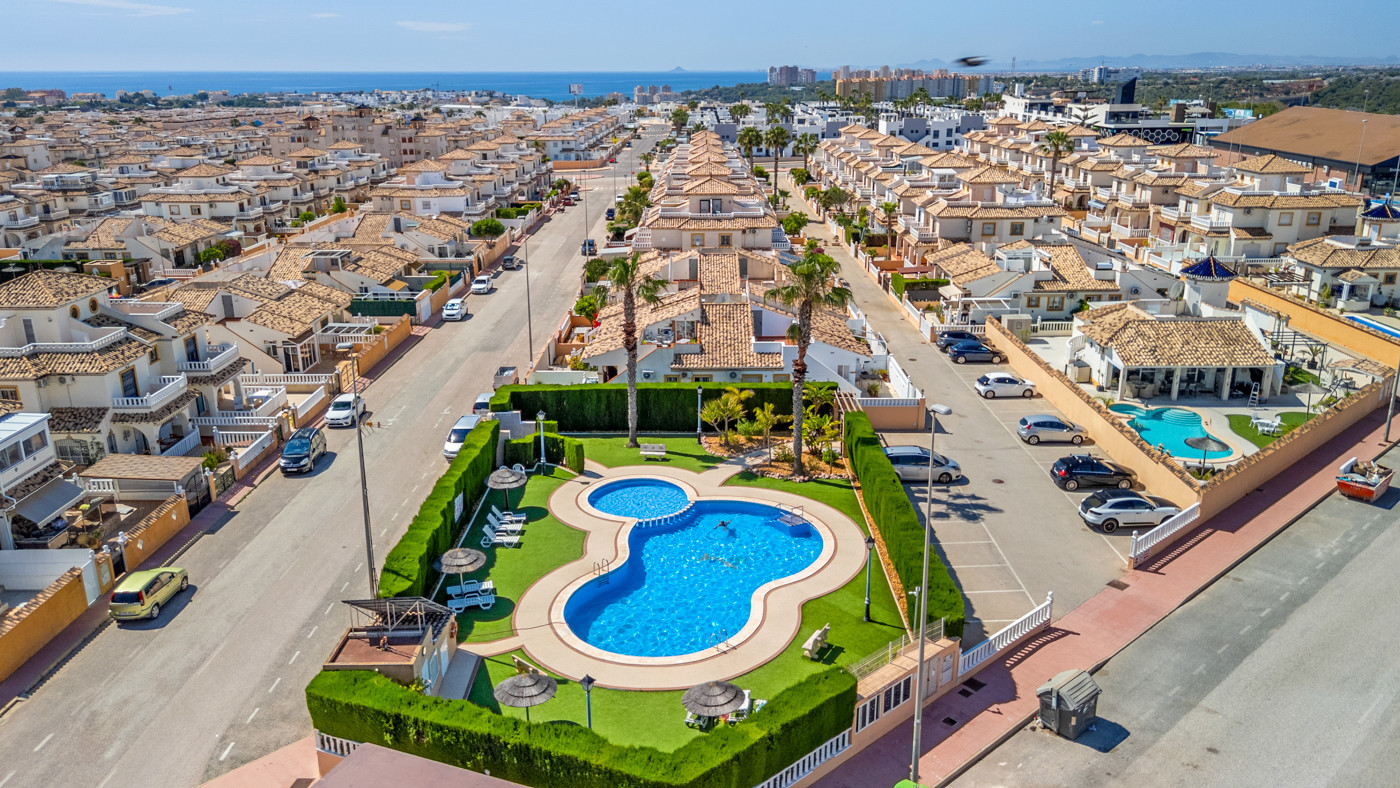 Quad House for Sale in Cabo Roig, Alicante