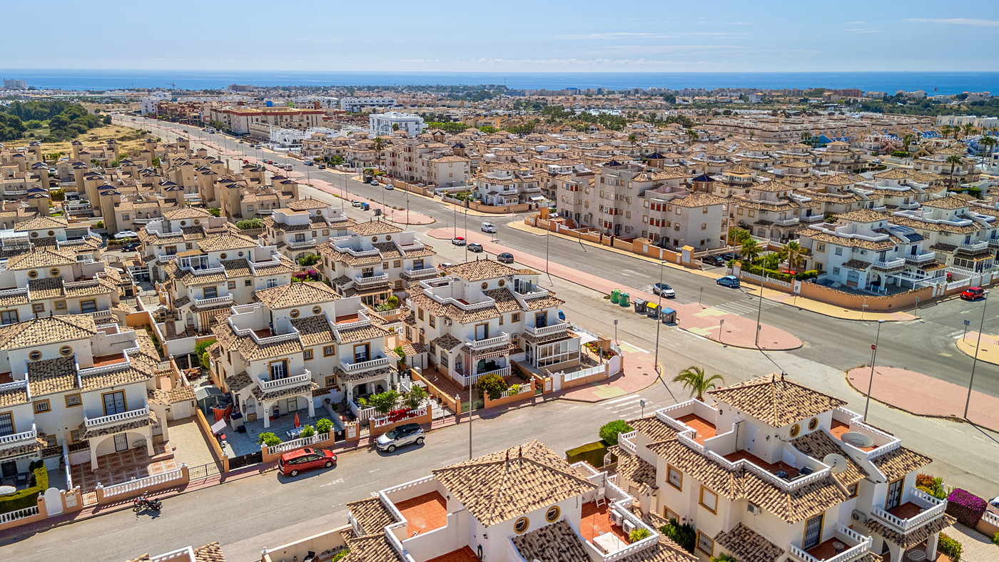 Quad House for Sale in Cabo Roig, Alicante