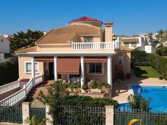 Villa for Sale in Torrevieja, Alicante