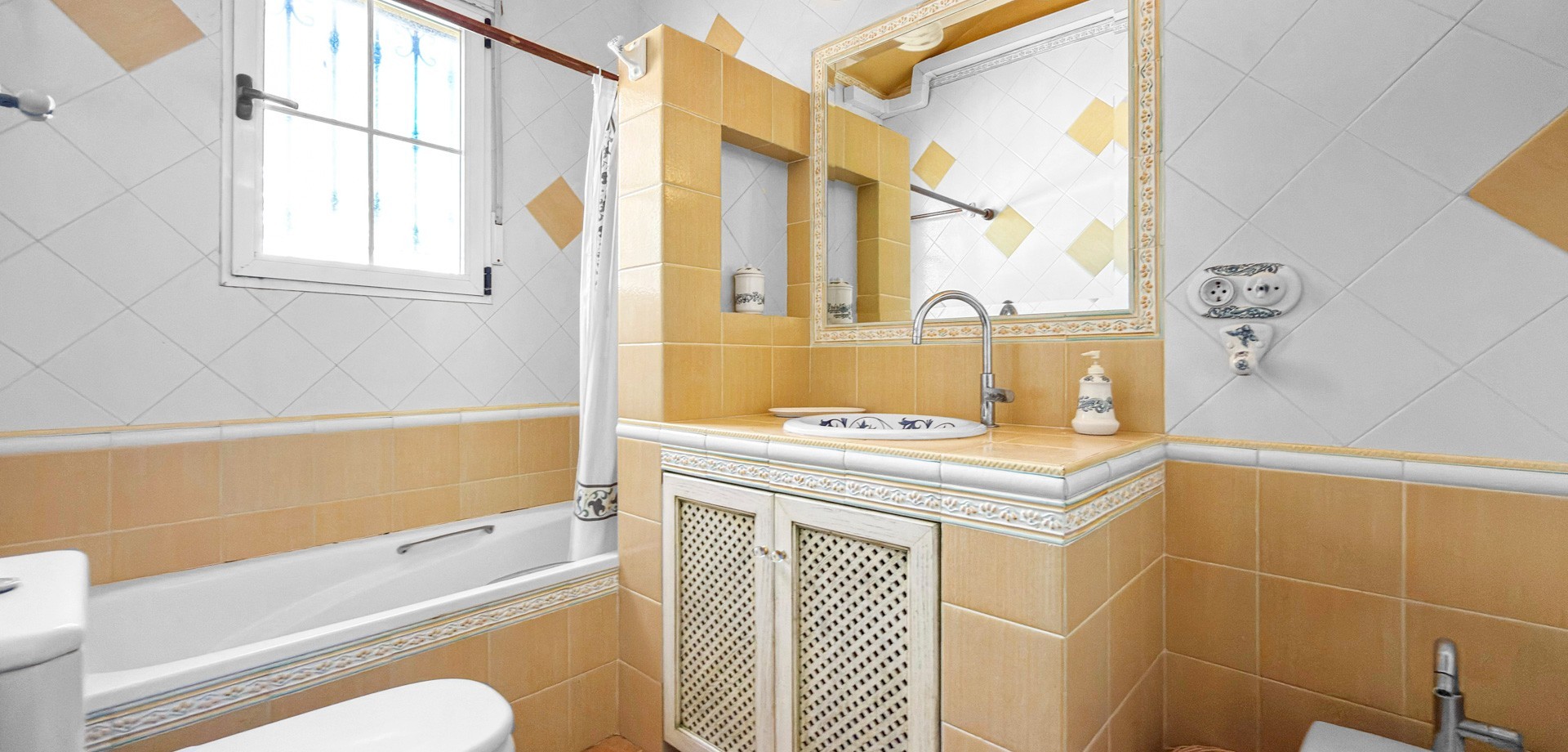 Villa for Sale in Torrevieja, Alicante