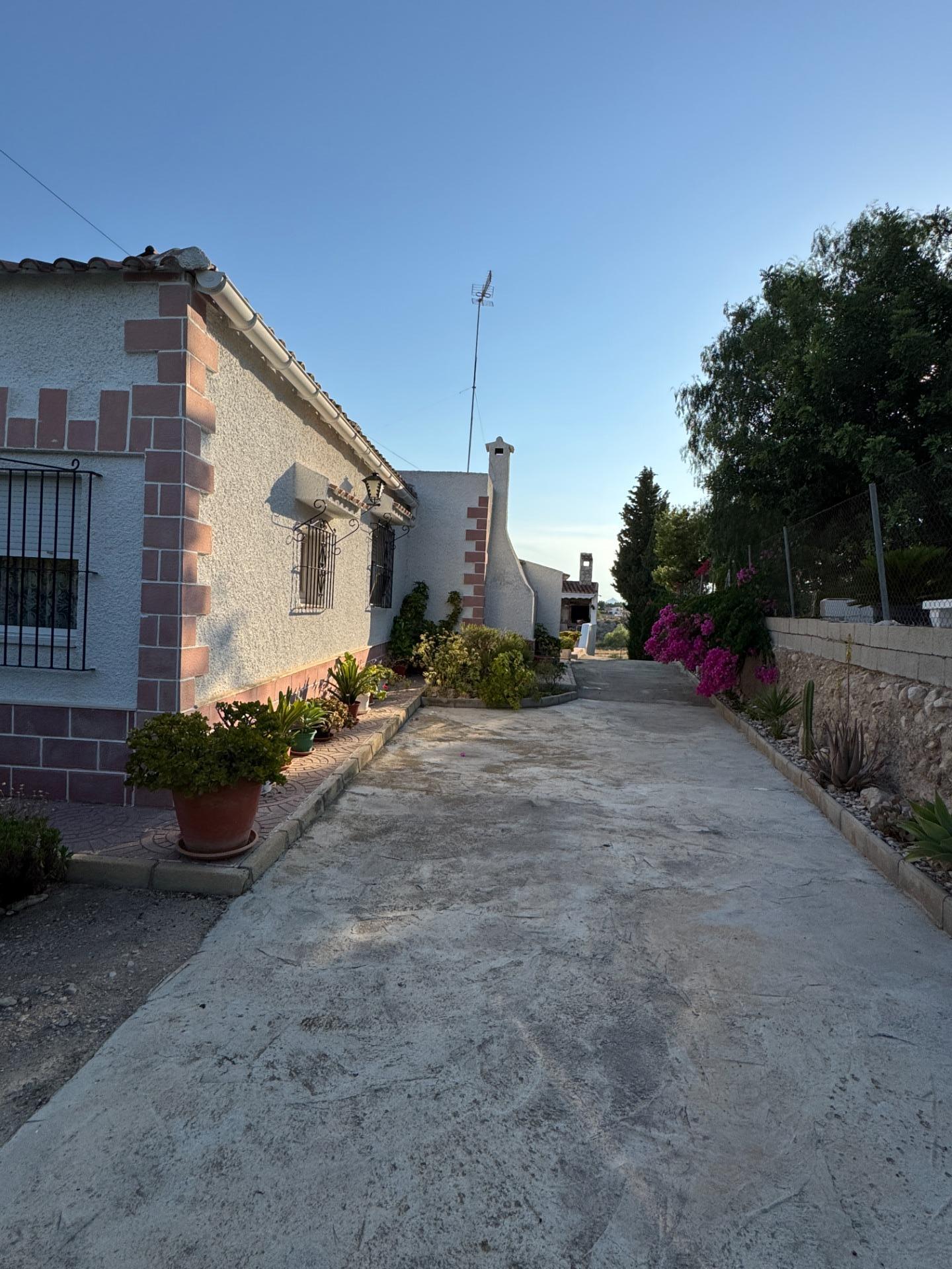Villa for Sale in Albatera, Alicante