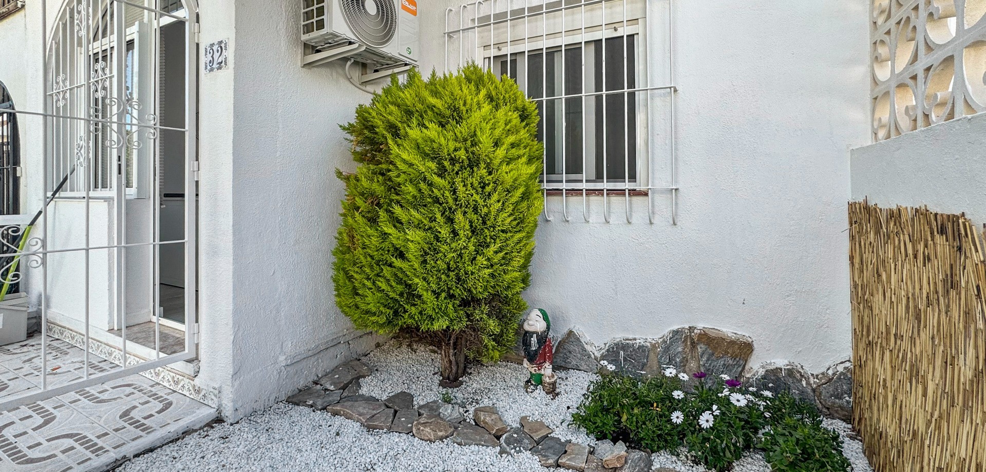 Bungalow for Sale in Torrevieja, Alicante