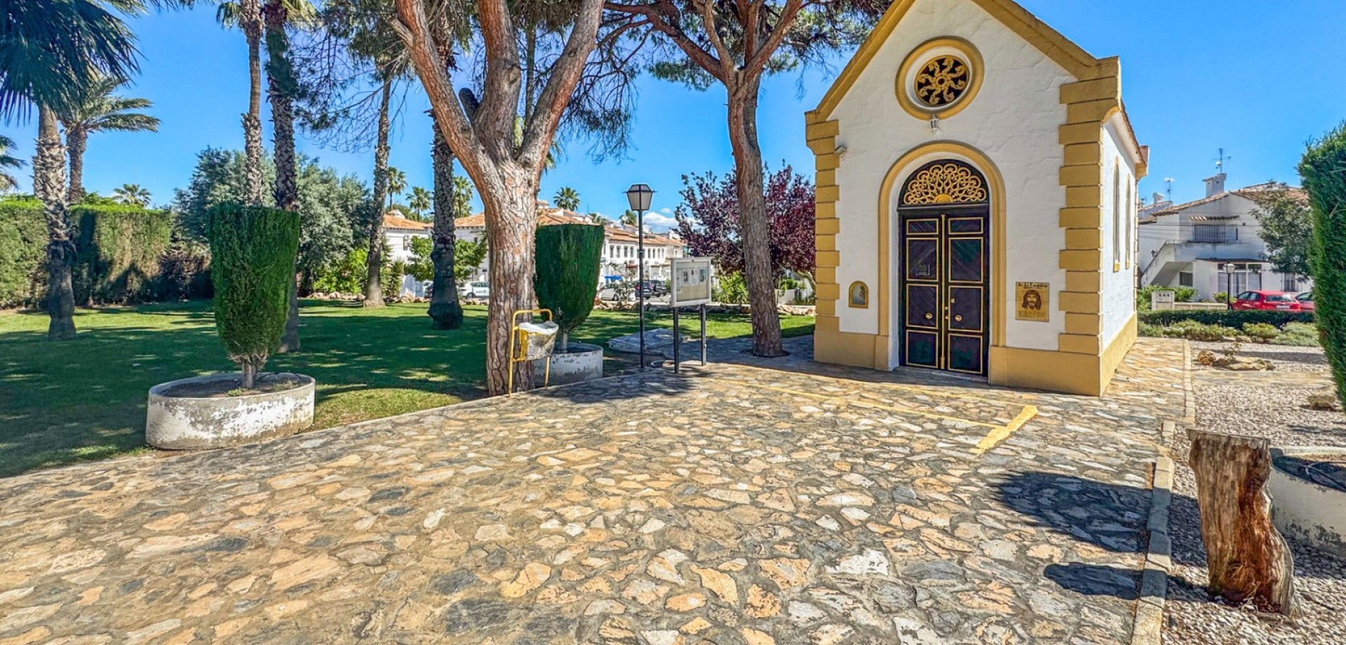 Bungalow for Sale in Torrevieja, Alicante