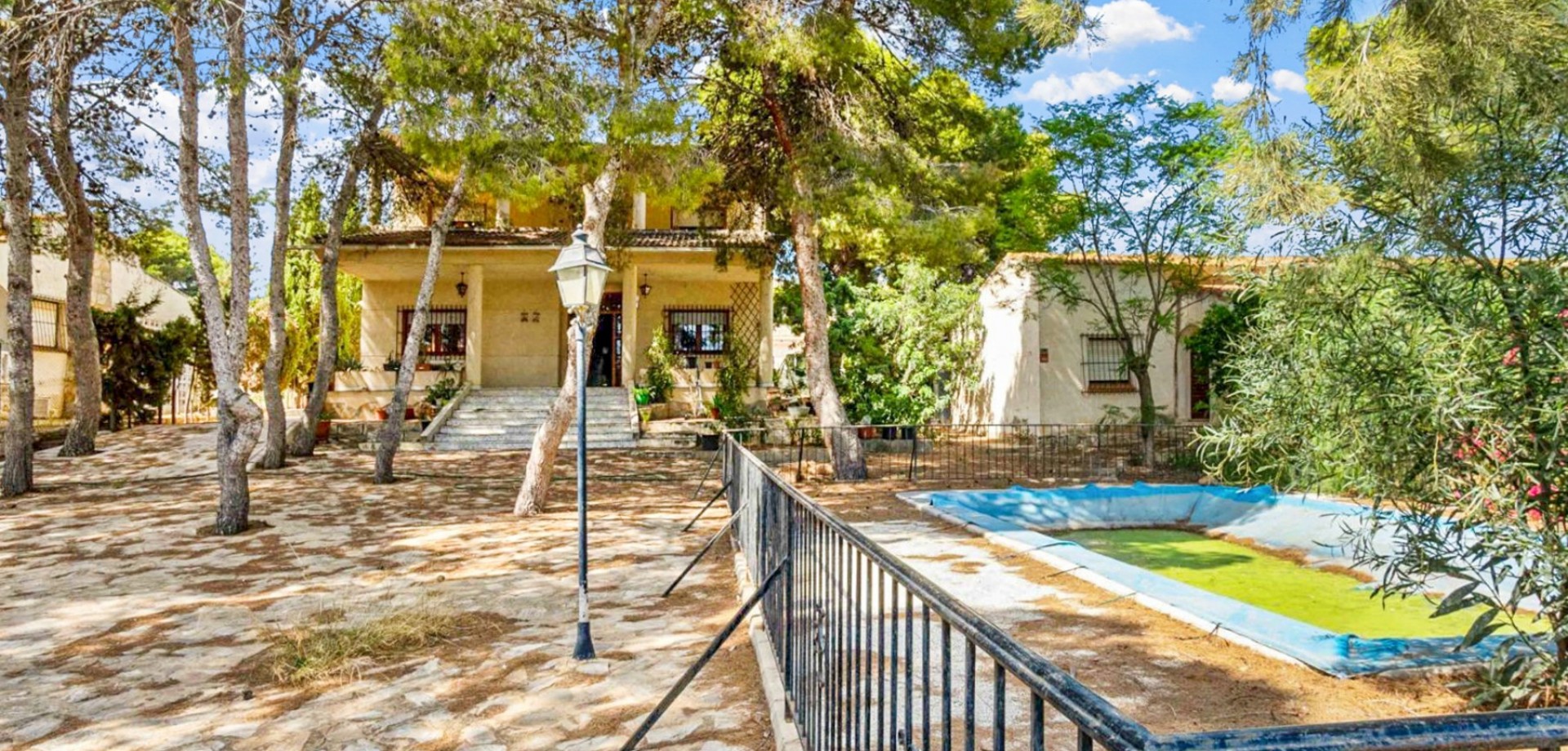 737190_xl Villa for Sale in Torrevieja, Alicante