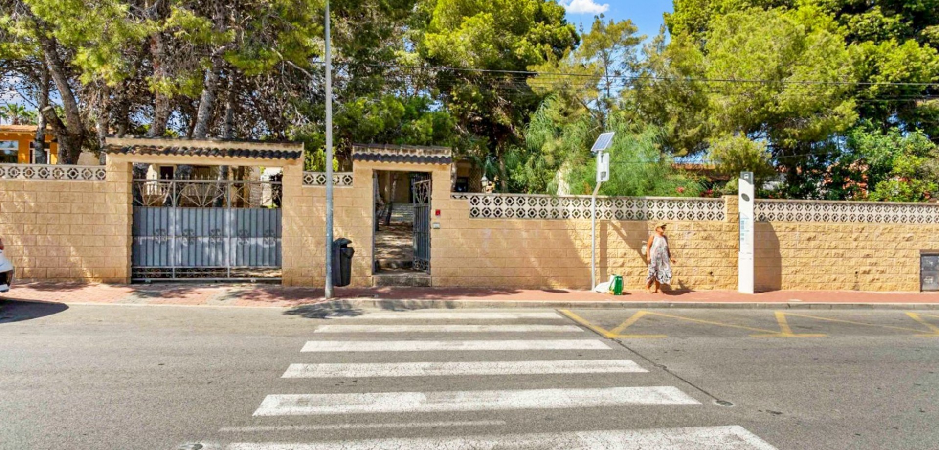 Villa for Sale in Torrevieja, Alicante
