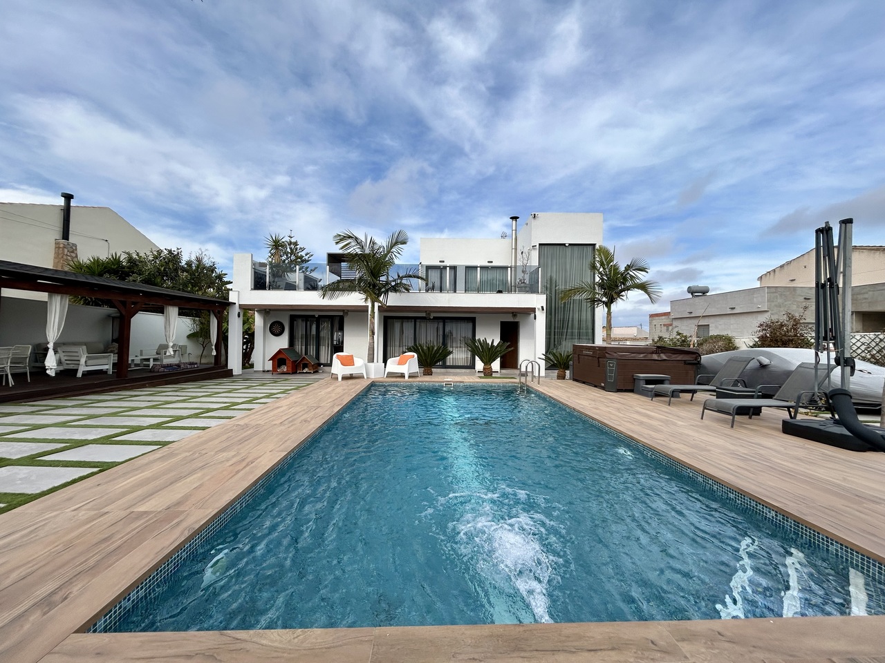 Villa for Sale in Los Balcones, Alicante