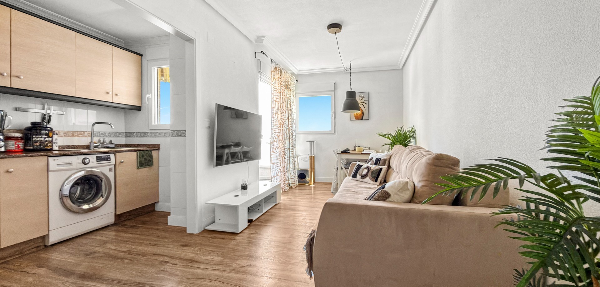 744862_xl Apartment for Sale in Torrevieja, Alicante