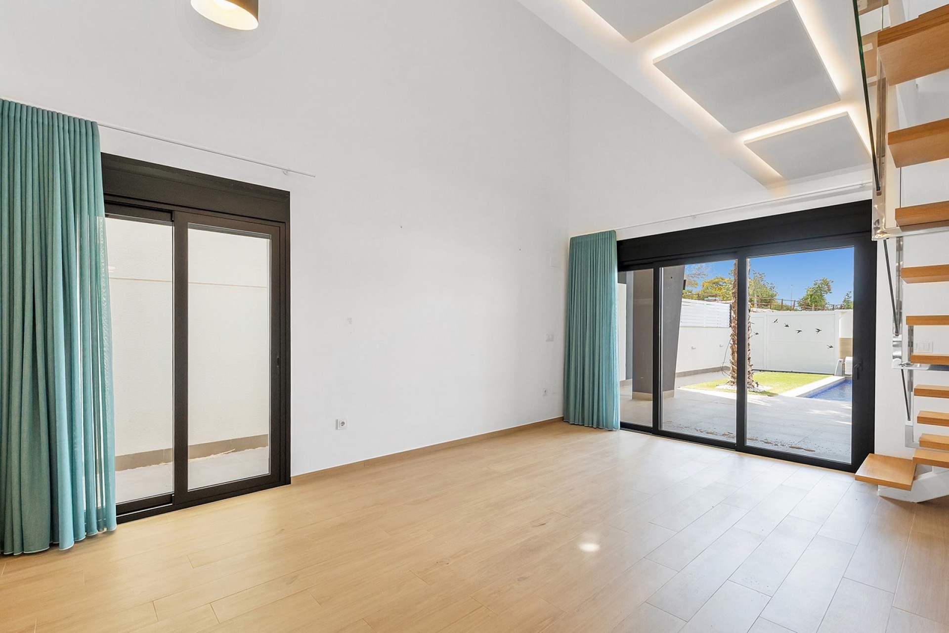 Villa for Sale in Benijofar, Alicante