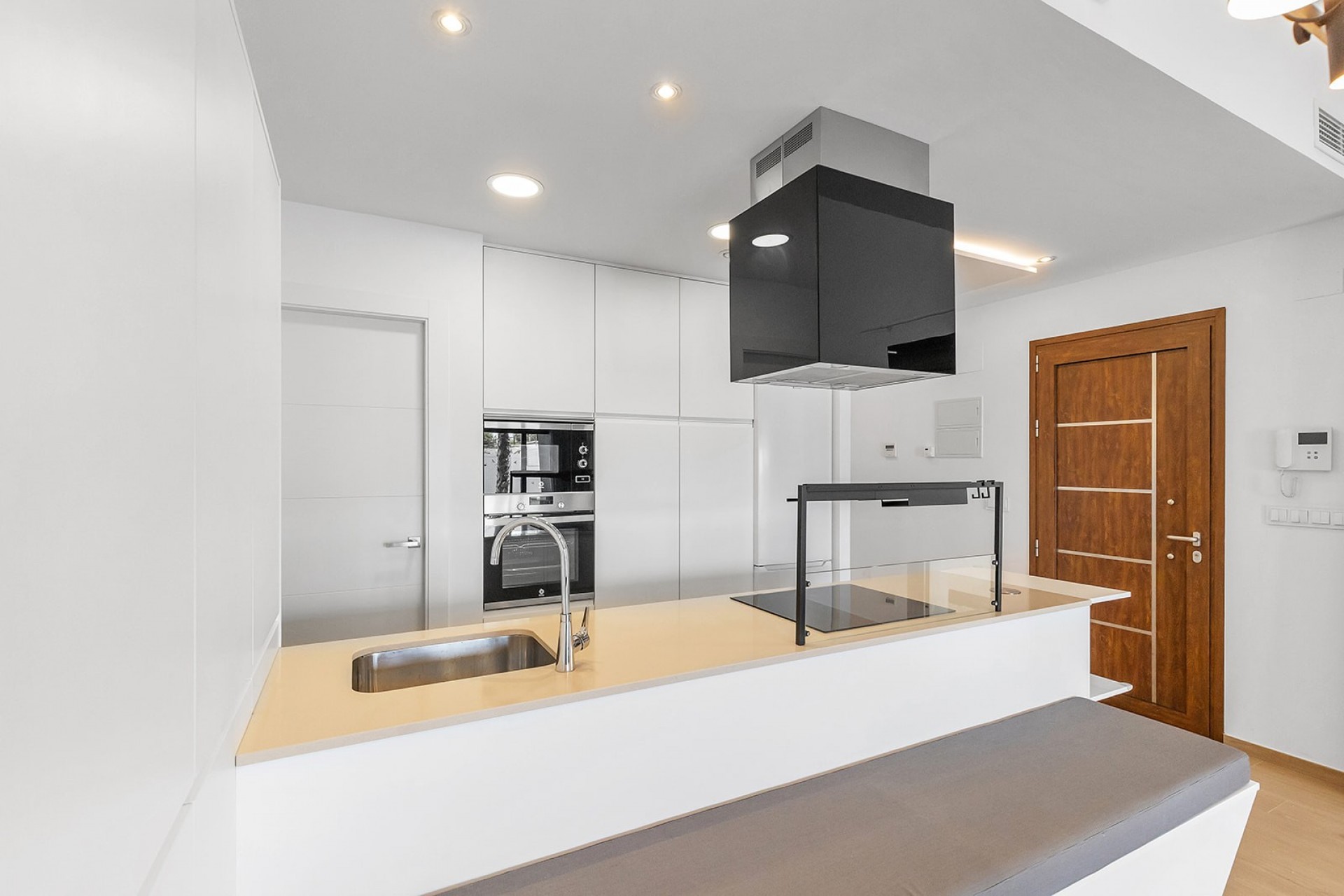 Villa for Sale in Benijofar, Alicante