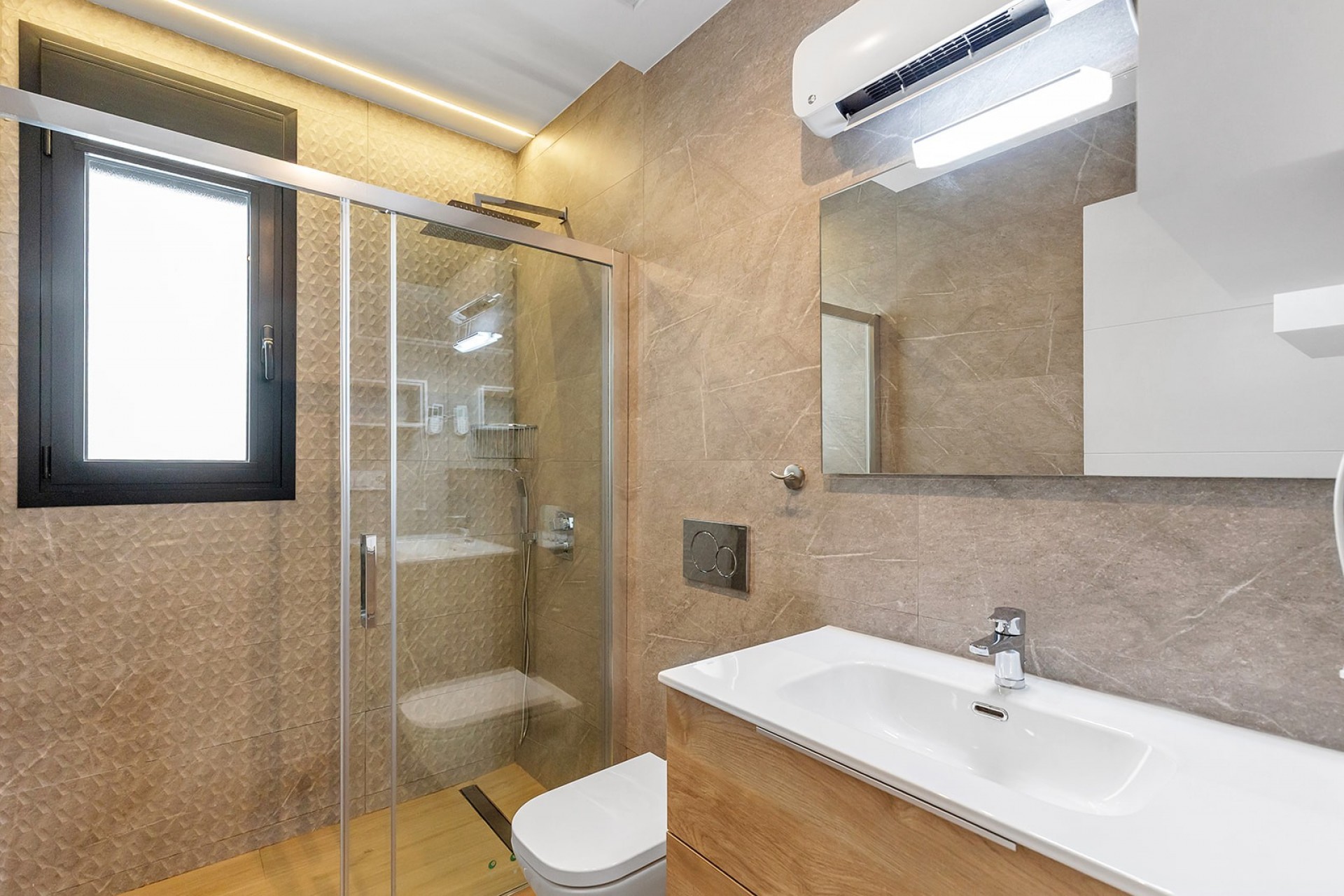 Villa for Sale in Benijofar, Alicante
