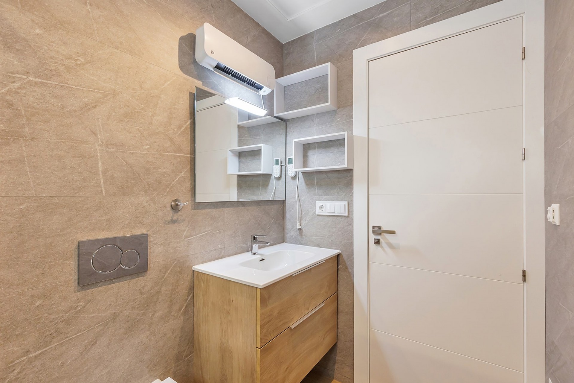 Villa for Sale in Benijofar, Alicante