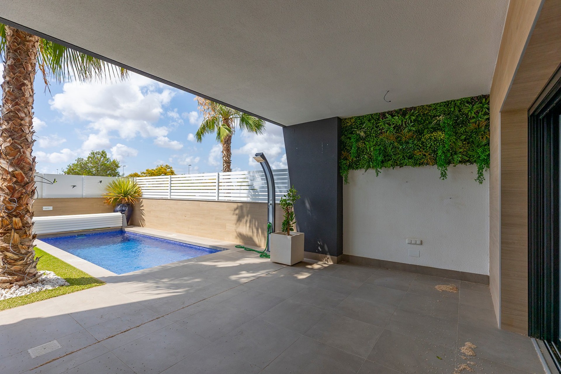 Villa for Sale in Benijofar, Alicante