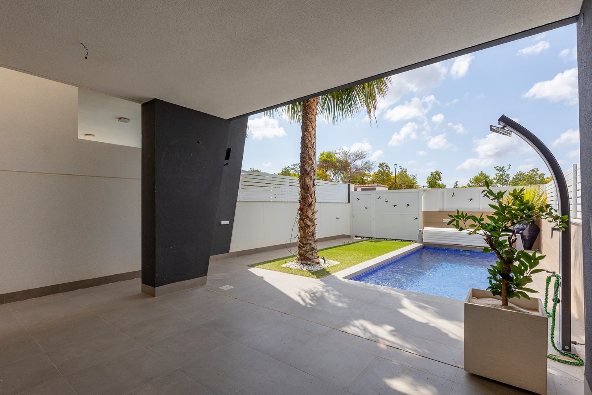 Villa for Sale in Benijofar, Alicante