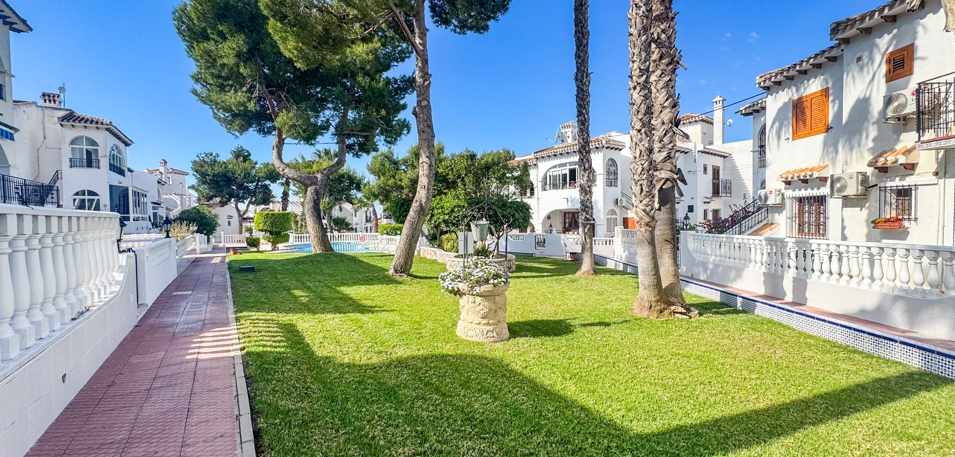 Bungalow for Sale in Torrevieja, Alicante