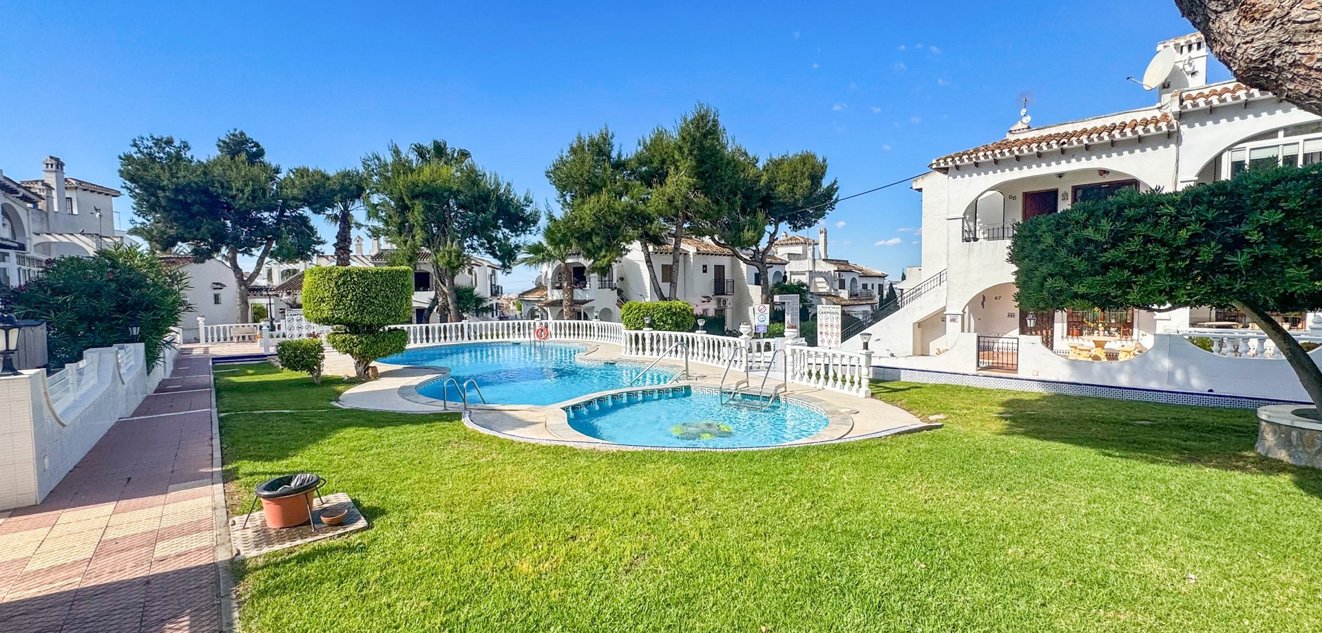 Bungalow for Sale in Torrevieja, Alicante