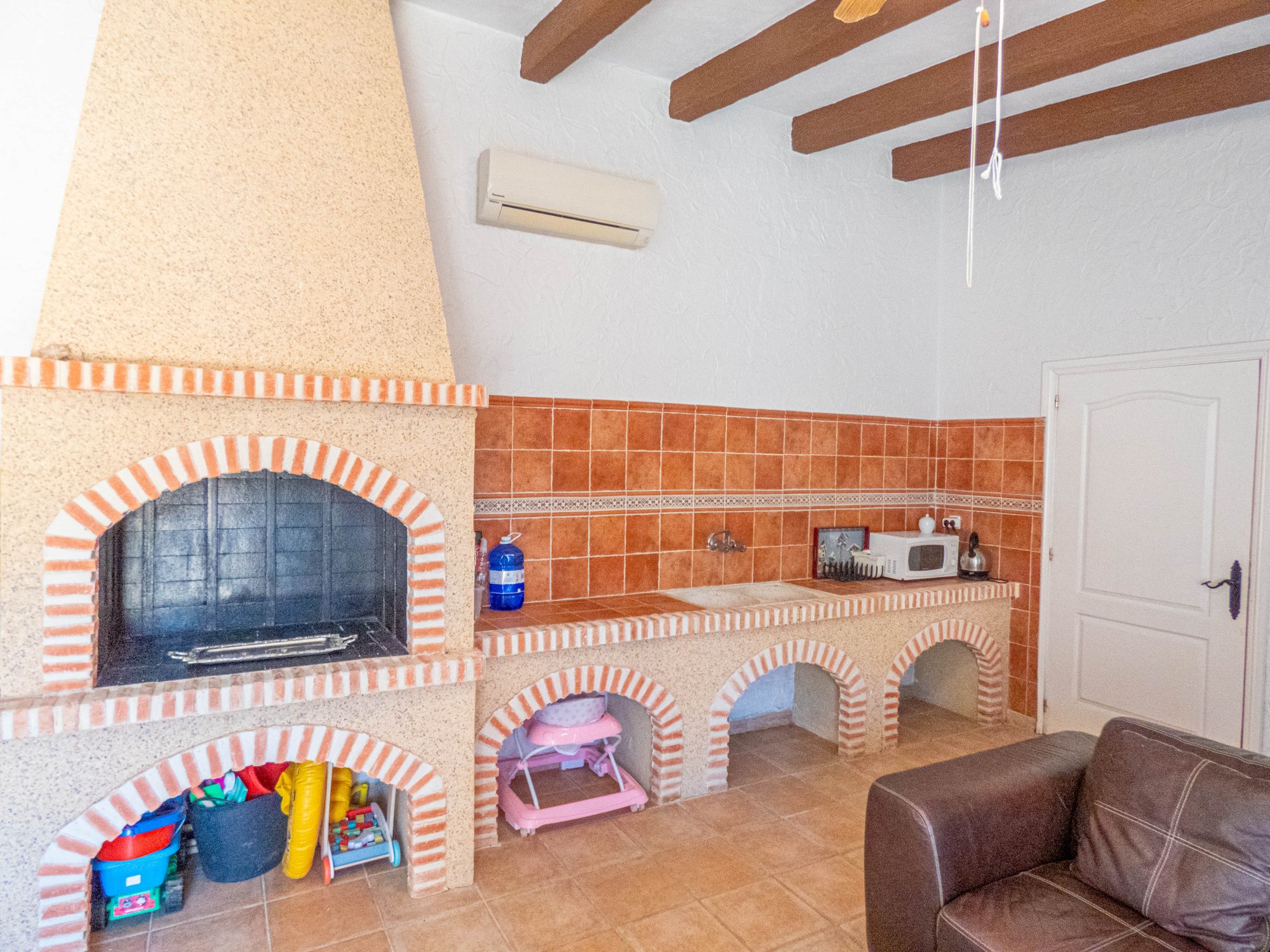 Villa for Sale in Heredades, Alicante
