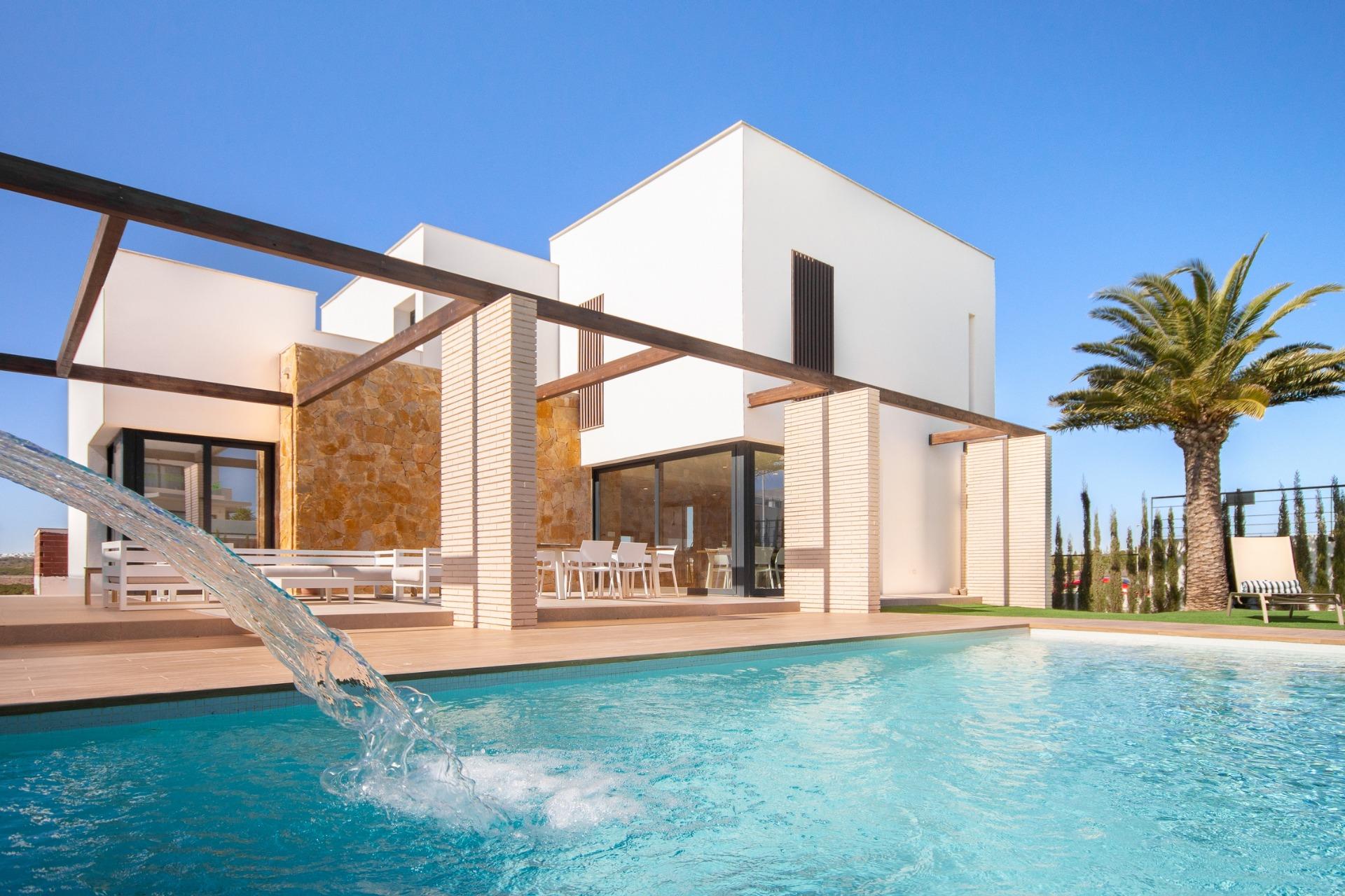 8-1 LUXURY VILLA ON THE BEACH