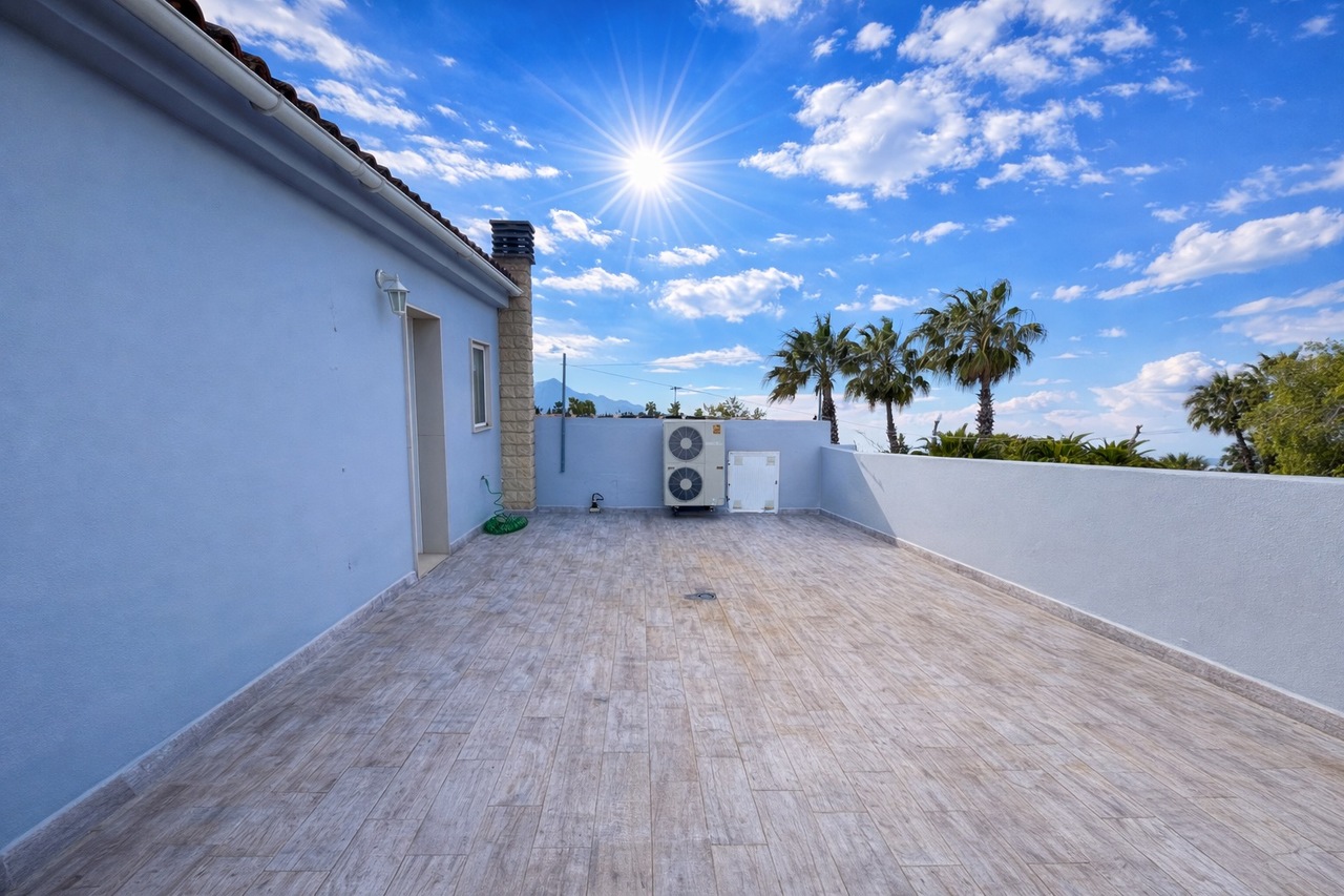 Villa for Sale in Catral, Alicante