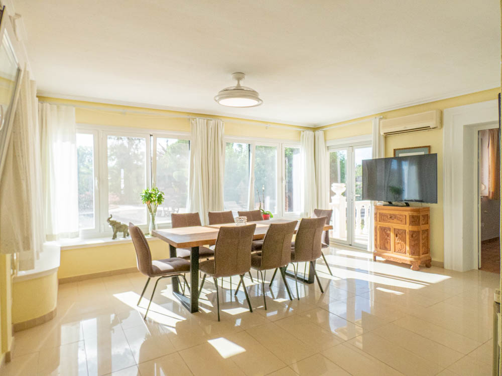 Villa for Sale in San Miguel de Salinas, Alicante