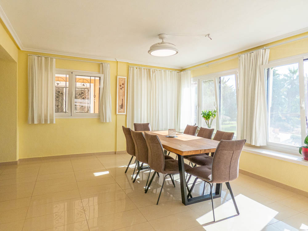 Villa for Sale in San Miguel de Salinas, Alicante