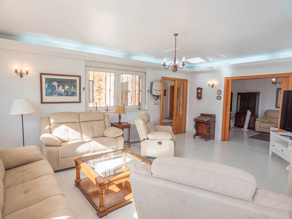 Villa for Sale in San Miguel de Salinas, Alicante