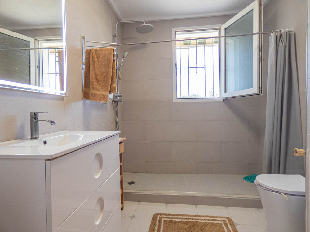 Villa for Sale in San Miguel de Salinas, Alicante