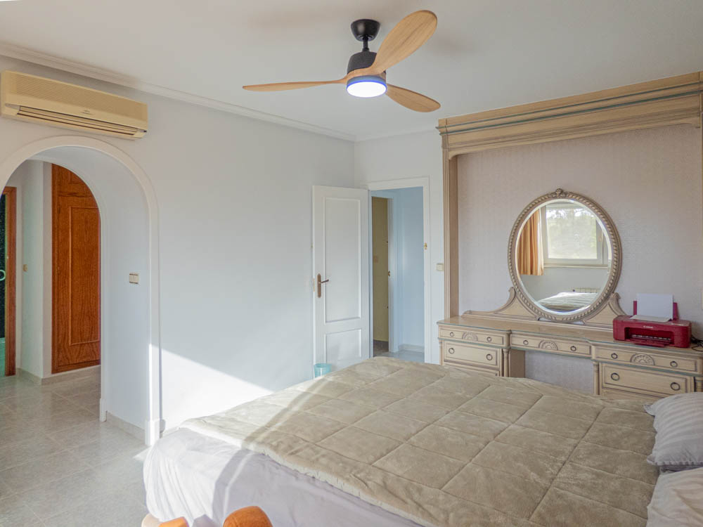 Villa for Sale in San Miguel de Salinas, Alicante