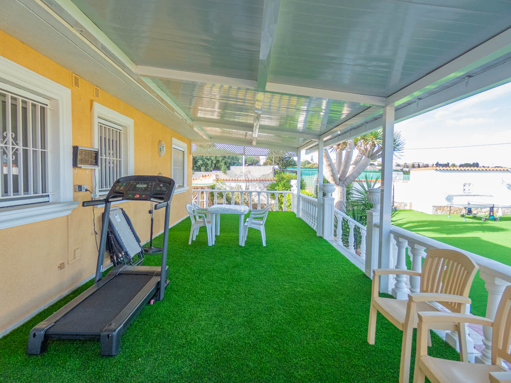 Villa for Sale in San Miguel de Salinas, Alicante