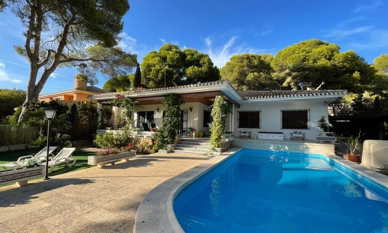 Villa for Sale in Campoamor, Alicante